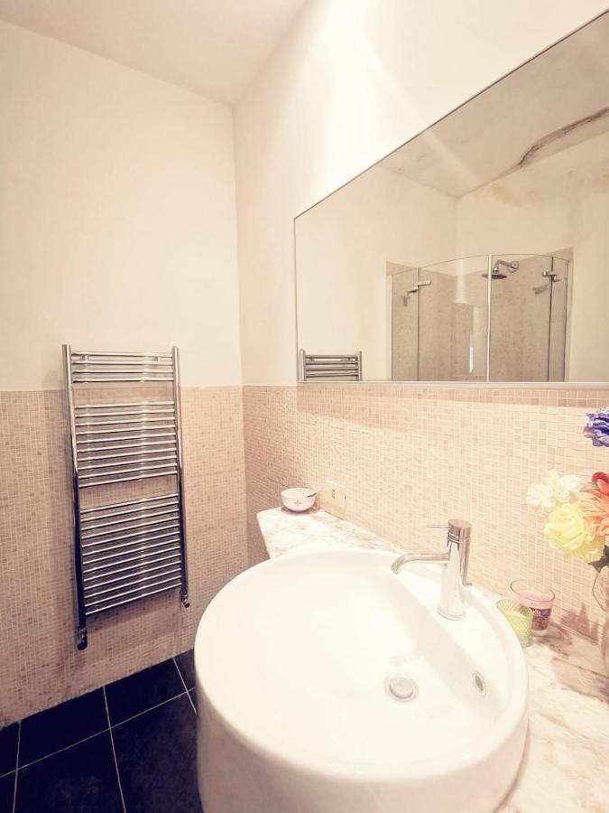 Bed and Breakfast Cinema House Рим Экстерьер фото